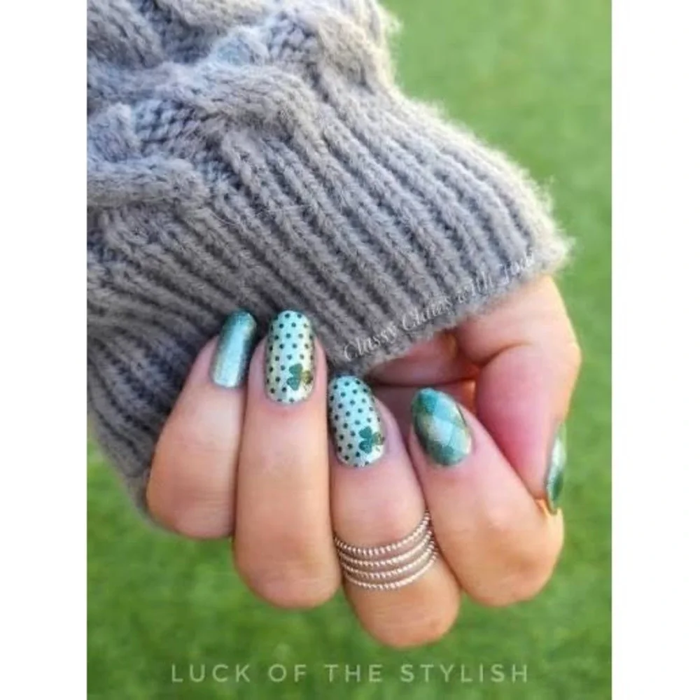 Color Street Luck of the Stylish Nail Polish Strips Green Plaid Shamrock FDG309